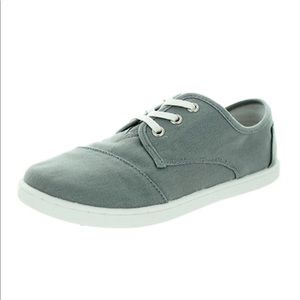 TOMS CANVAS SHOES